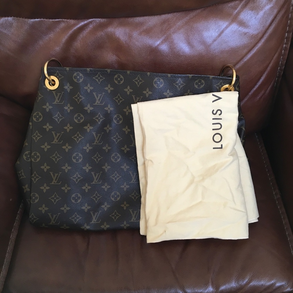 Authentic Pre loved Louis Vuitton Artsy